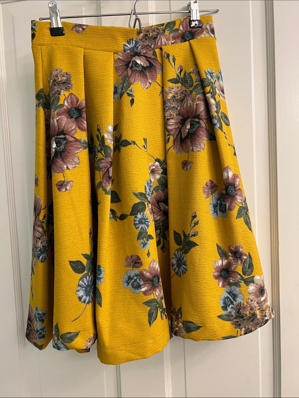 Le Lis Mustard Yellow Floral Circle Skirt Size 4